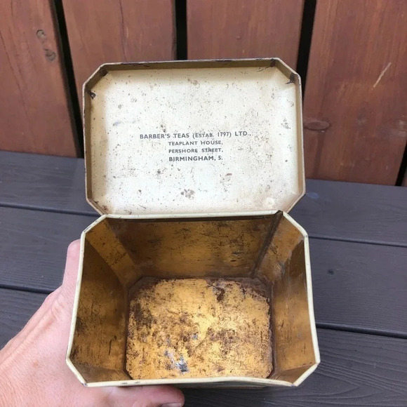 Vtg Queen Elizabeth II Tea  Tin - Picture 4 of 7